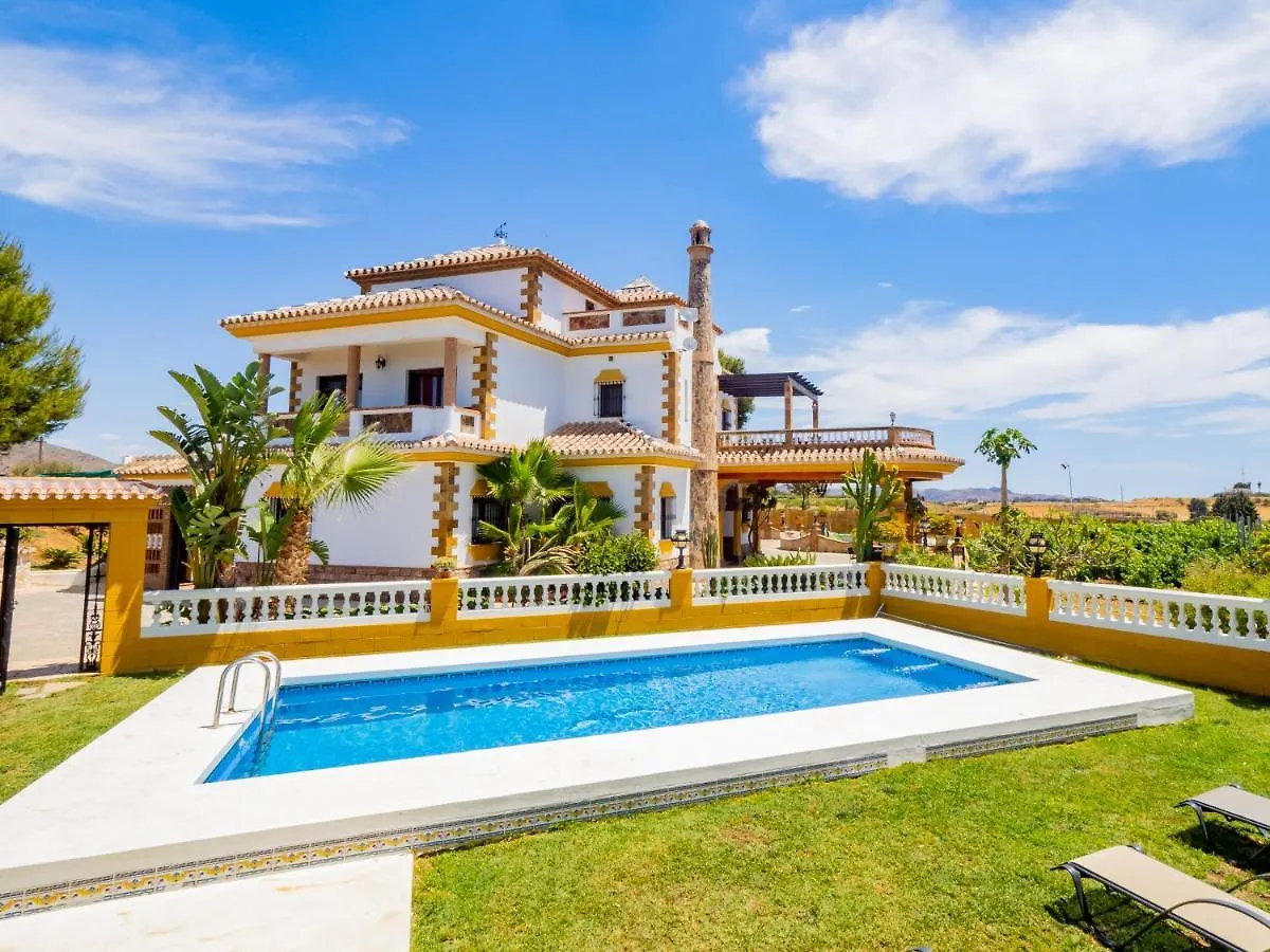 Cubo'S Villa Fina & Minigolf Included Malaga Spain