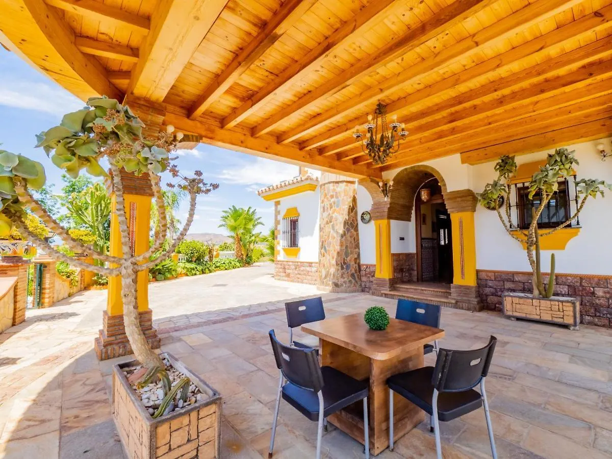 Cubo'S Villa Fina & Minigolf Included Malaga