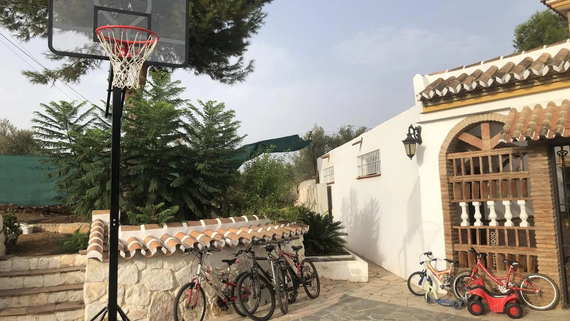 Cubo'S Villa Fina & Minigolf Included Malaga