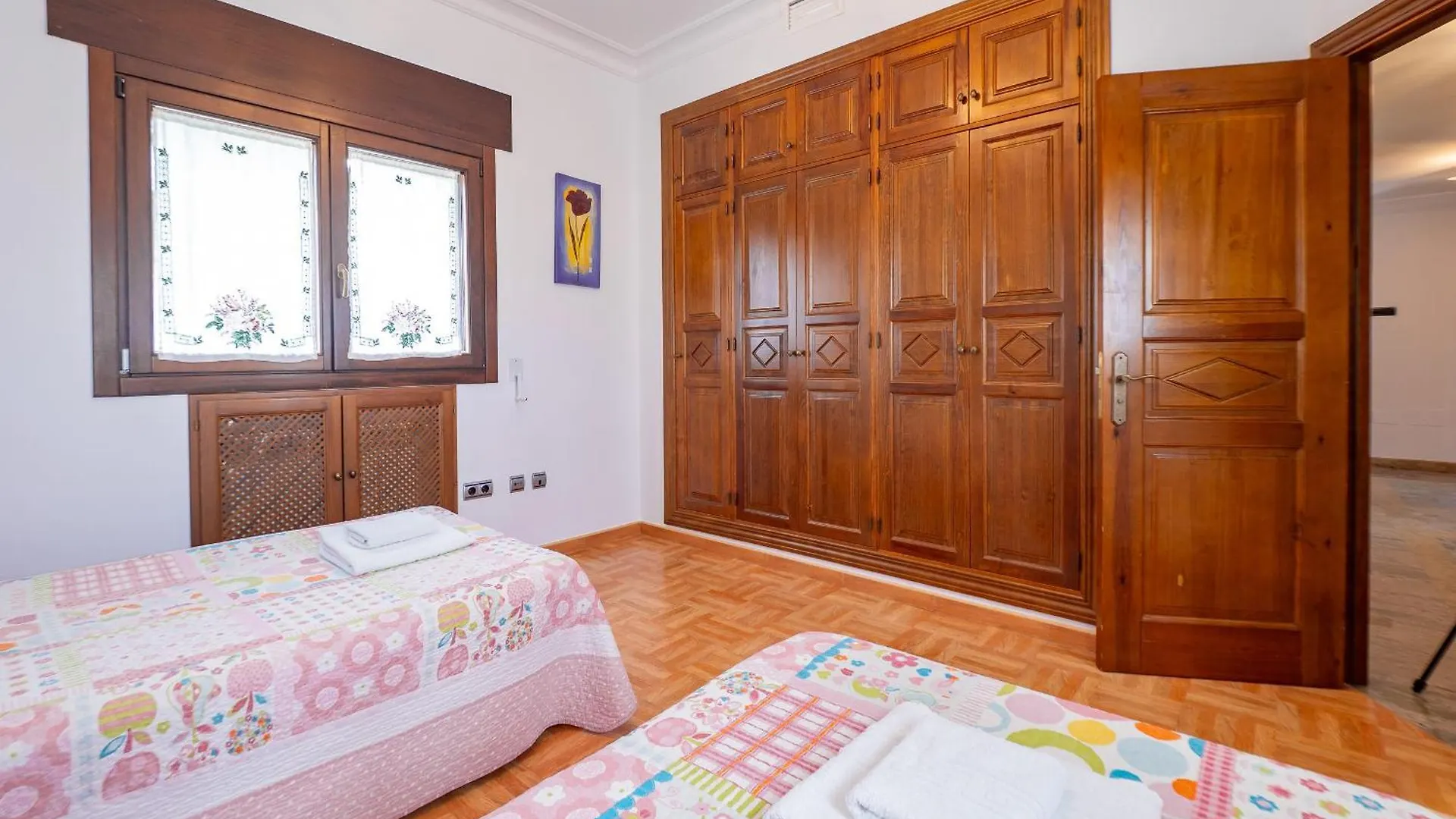 Cubo'S Villa Fina & Minigolf Included Malaga Spain