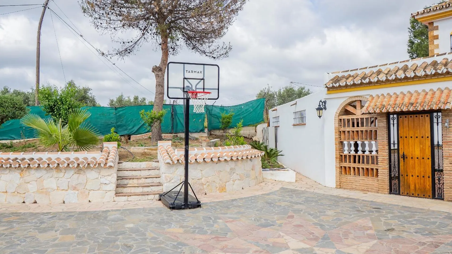 Cubo'S Villa Fina & Minigolf Included Malaga